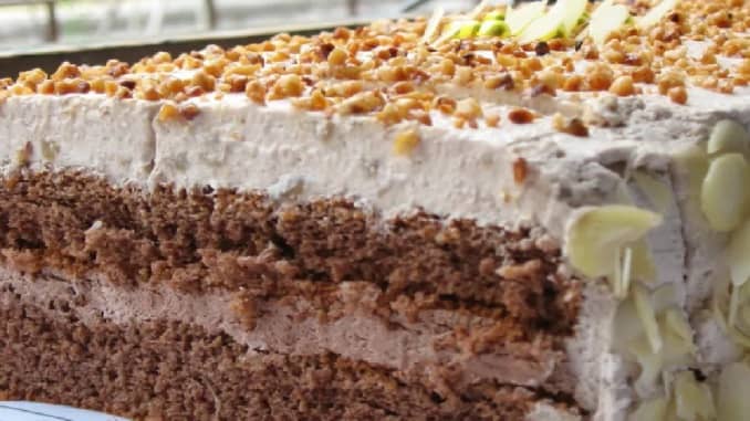 Selmas torta je meni vrlo ddrag recept – a bogatom kremom i finim biskvitom. 